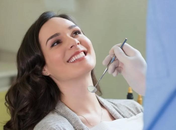 What to Expect From an Initial Visit for Dental Implants